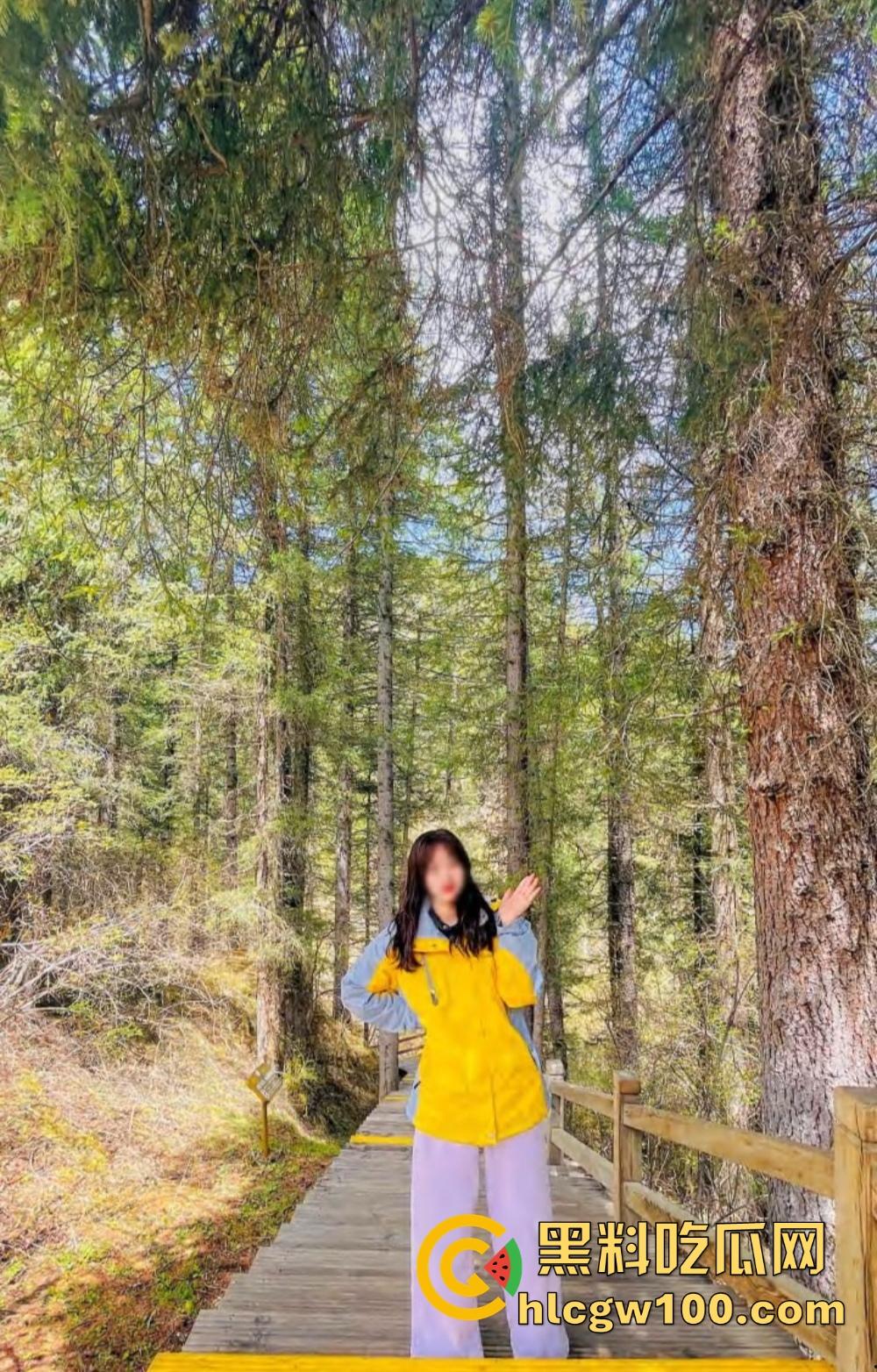 硬核绿帽玩家的骚操作，娇妻孕期成了肉体尤物，乳汁润滑胸推群P，玩到人尽皆知！-12