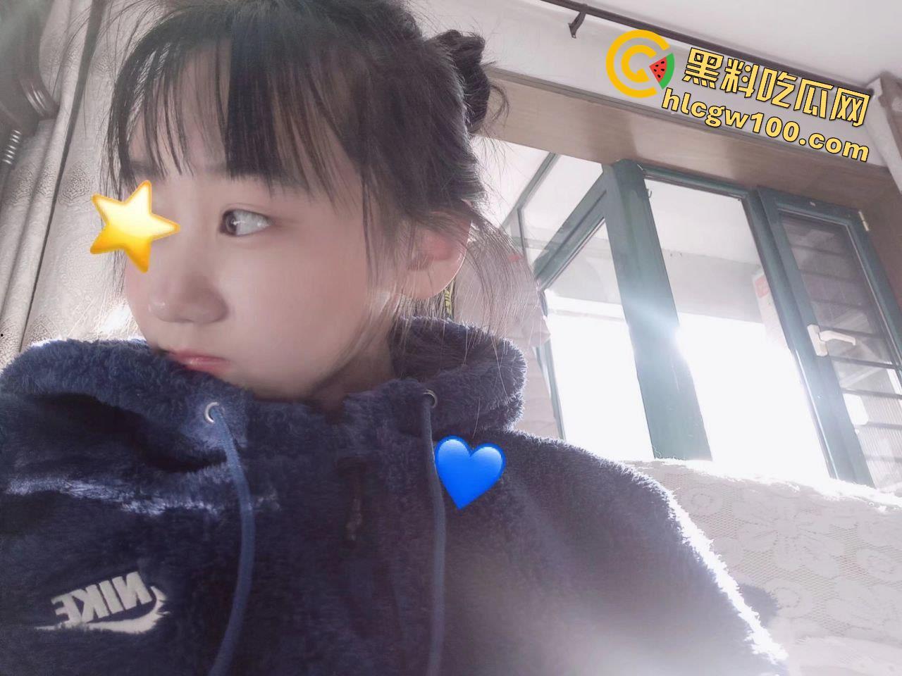 浙江外国语学院贫乳少女【张娜】，清纯外表内心放荡，花式骑乘放肆淫叫尽显放荡本性-11