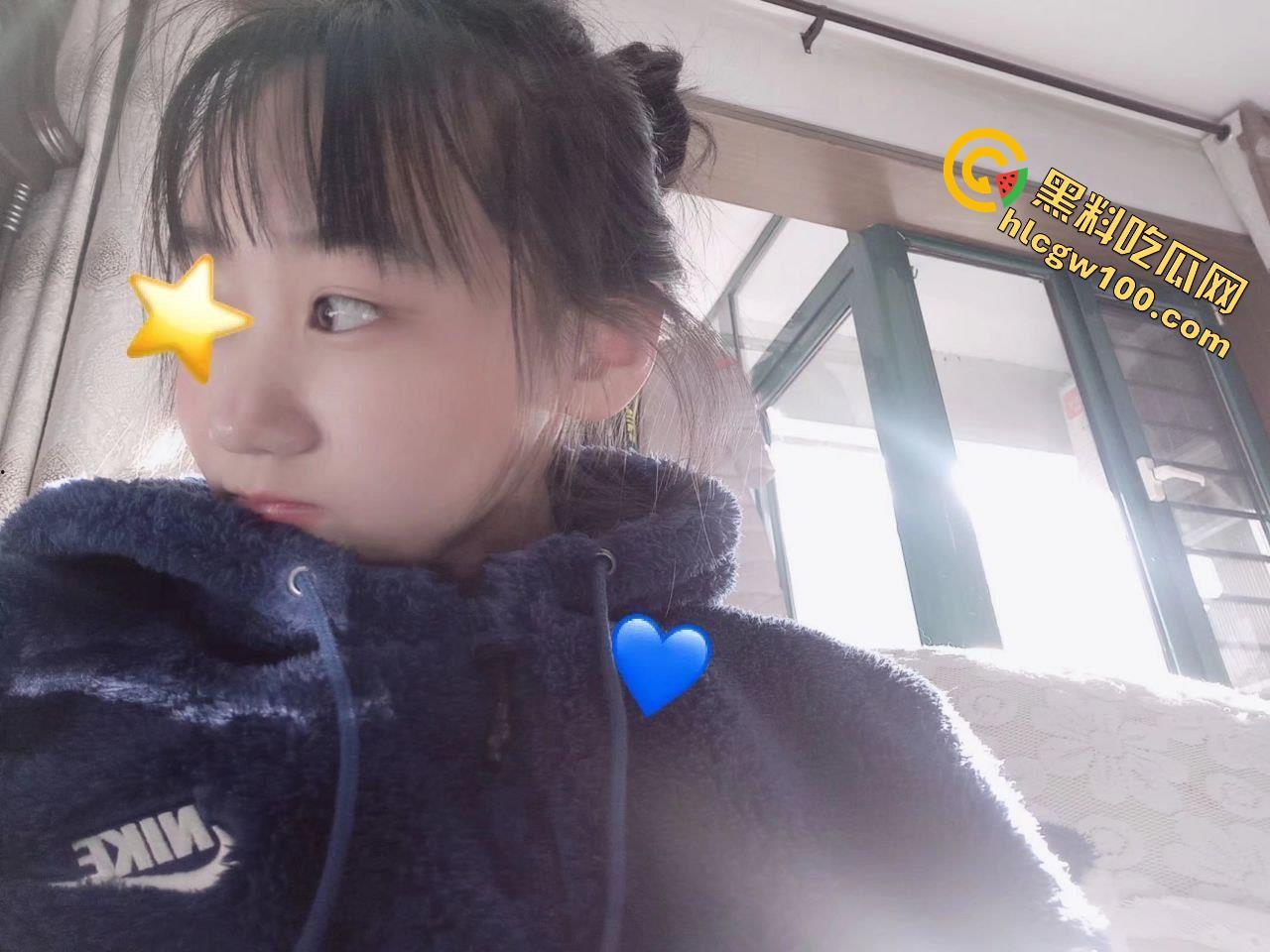 浙江外国语学院贫乳少女【张娜】，清纯外表内心放荡，花式骑乘放肆淫叫尽显放荡本性-12