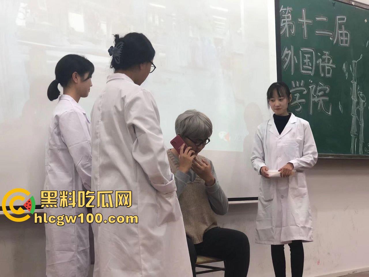 浙江外国语学院贫乳少女【张娜】，清纯外表内心放荡，花式骑乘放肆淫叫尽显放荡本性-13