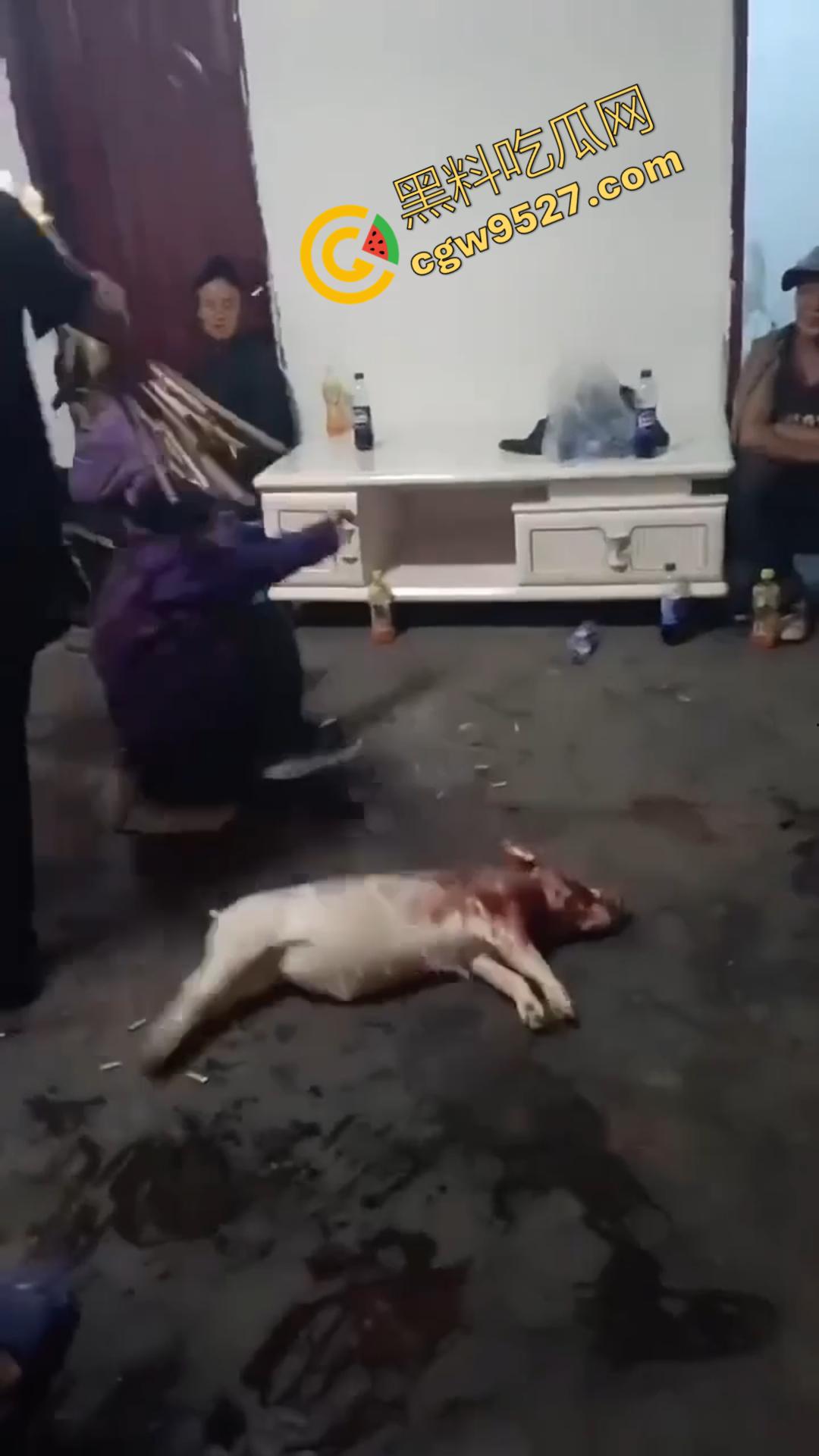 乡村驱邪术！大妈现场驱邪惊魂，法师施法令众人瞠目，大妈惨遭玩坏，众人瞠目结舌-7