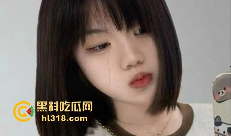 沈阳高级中学高三短发妹网调自慰视频曝光，极品巨乳揉搓自慰，骚穴被两指掰开，淫水狂喷淫靡至极！-3