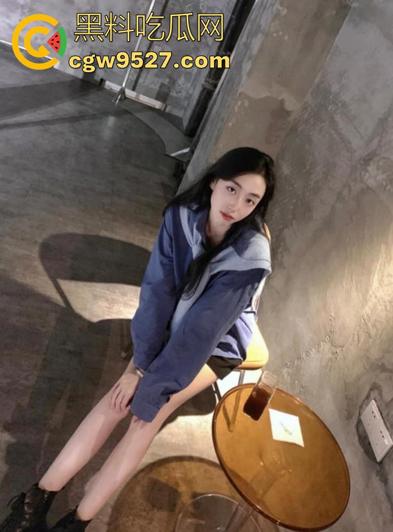 00后英语老师裸贷门事件，来自沈阳的御姐长腿女神，在山东教育机构当老师，为钱裸贷无奈肉偿抵债！-3