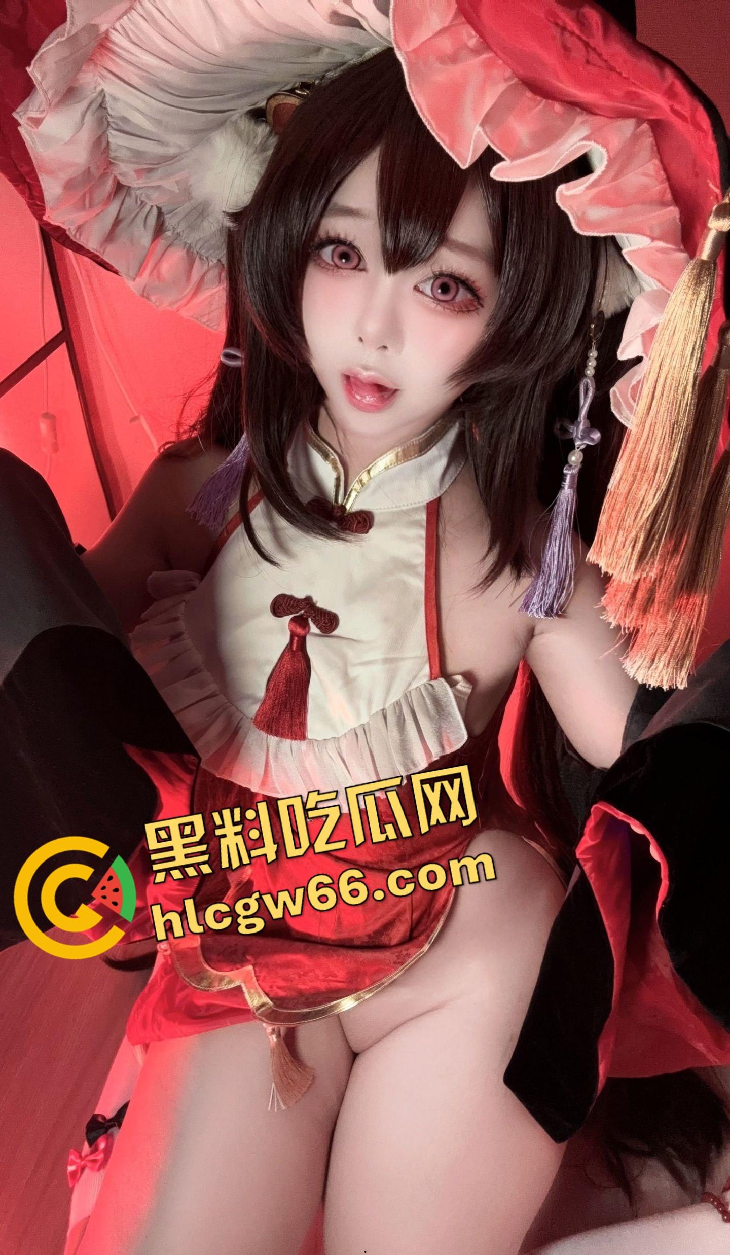 广州漫展COS圈疯批妹子，掰腿窗边榨精，操几下就射，事后还掰逼录像看精液流出来！-4