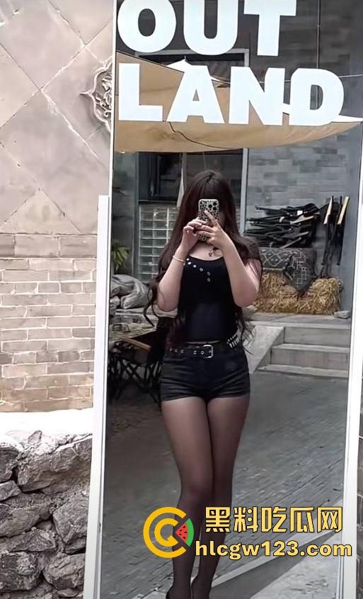 抖音微胖肥臀小网红【宣宣宝宝】不良视频流出 颜值超美身材性感 扭动肥臀暴力后入 勾人至极！-4