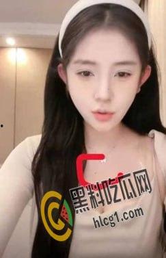 抖音百万粉丝网红 MH 童锦程绯闻女友塌房！早期走红之前竟是黄播出身！超劲爆黄播视频流出 胸口痣被实锤-5