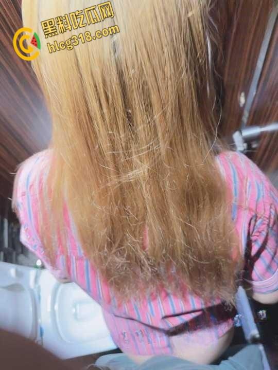 妹妹的第一次给了我之后，带妹妹去寻找刺激感！在洗浴中心跟妹妹做爱玩水晶珠！-4