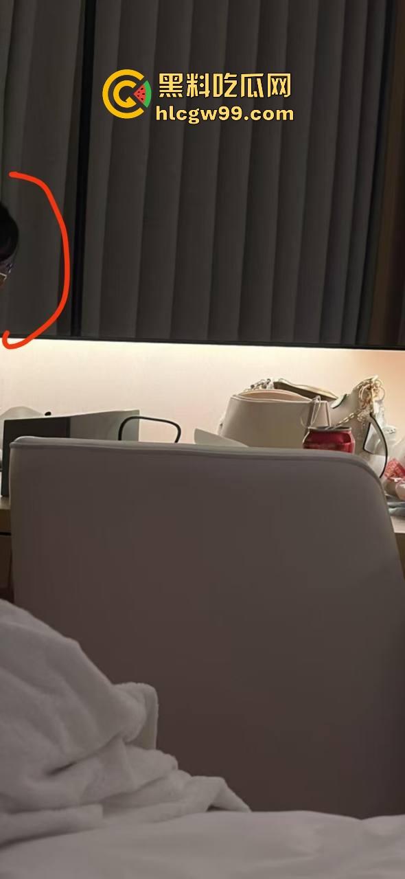 一张发给男朋友报备照片引发的惨案!群友化身福尔摩斯找到出轨证据,绿帽男友怒将其性爱视频曝光!-12