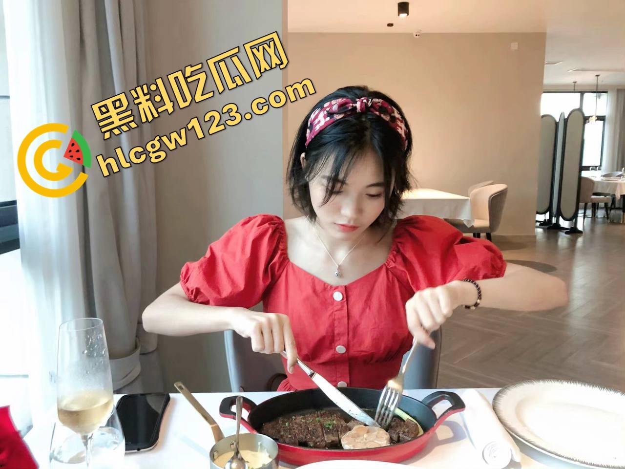 操翻一个高智商母狗是什么体验？清华系的清纯妹『赵雪』每次都要被当街调教到口爆才肯回宿舍！-3