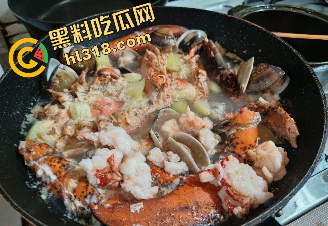 台湾巨乳网黄『Aka』被巴西小钢炮爆操，小屌配大奶花活玩到极致，兵器虽短耐操才是真王道！-8