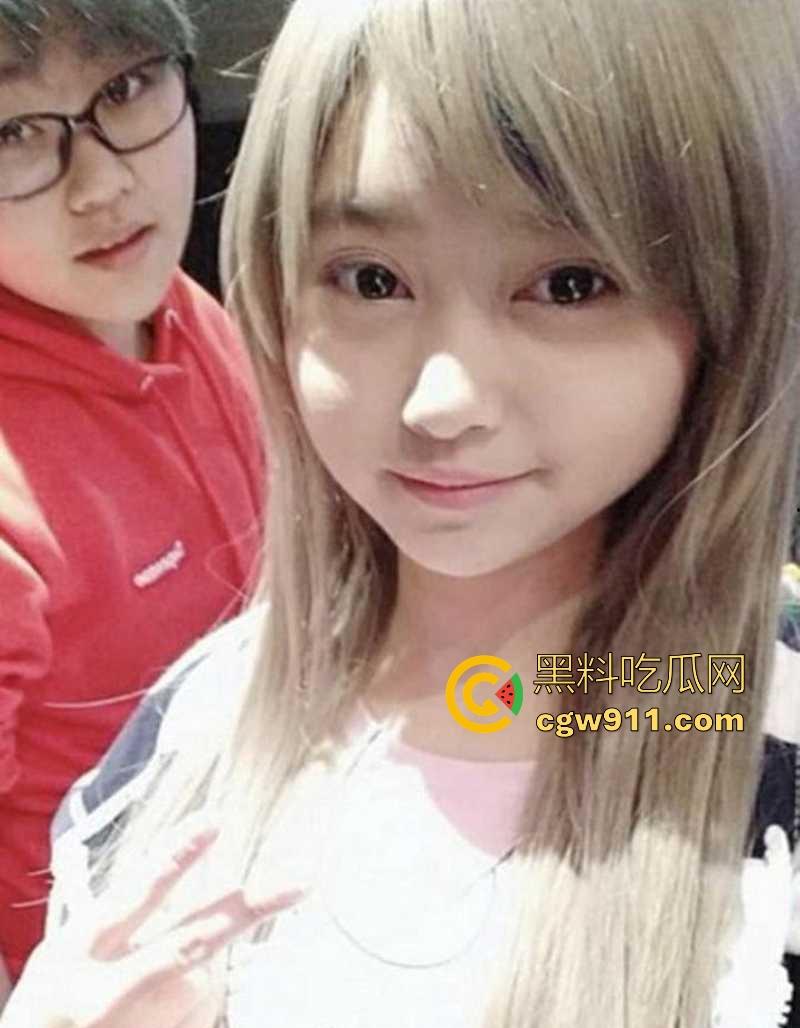 甜美学妹约炮淫片流出，可爱小母狗露脸口交舔屌，露奶掰逼被跳蛋玩穴，开档黑丝被无套爆操！-4