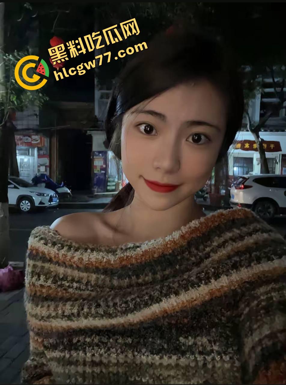 长沙零食有鸣门店高颜值实习生【赵雪】制服反差女神被男友泄露性爱自拍，制服不是工装，是情趣外壳！-4