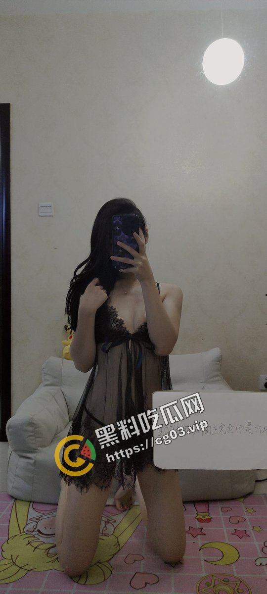 南航在职空姐推特福利姬【月野兔】大战外卖小哥 当着老公的面上演NTR-9