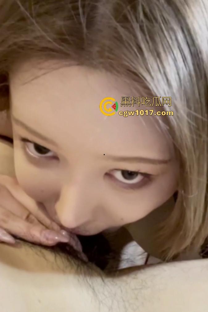 前女友是理发师，性感美臀极品身材却独爱口交，射满嘴咽下去又被口活舔硬，手技口技双绝！-7