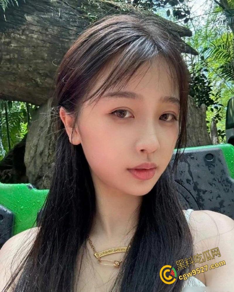 虞书欣陪睡风波！网传小花虞书欣拍一部戏睡一个男主角，私生活极其混乱，剧组夫妻玩的就是花！-2