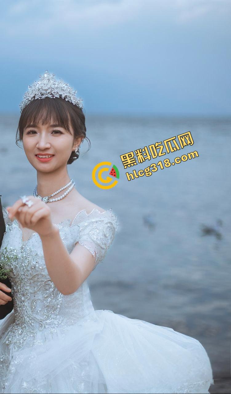 出轨上头后被玩成牲口，已婚白衣人妻『林妍』沦为情欲母狗，夜夜被炮友爆操调教，蹲地舔棒成奴隶！-2