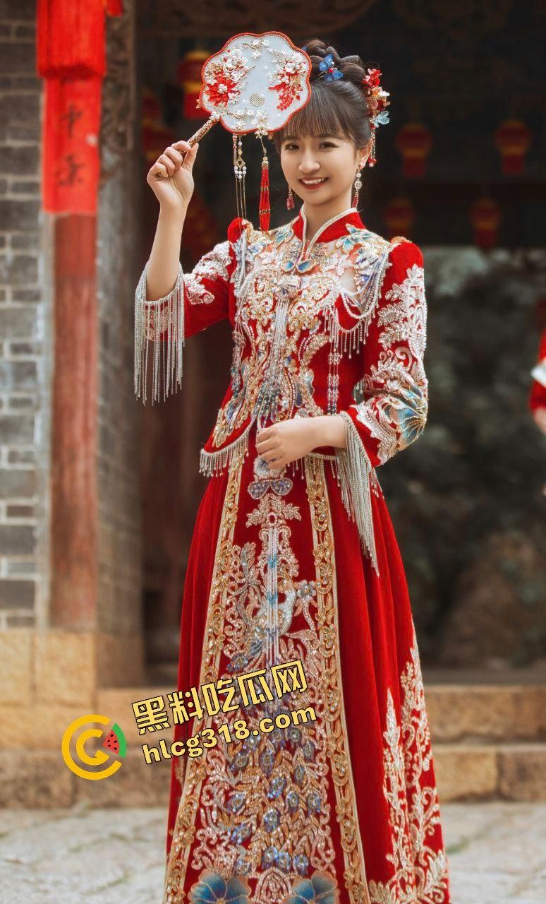 出轨上头后被玩成牲口，已婚白衣人妻『林妍』沦为情欲母狗，夜夜被炮友爆操调教，蹲地舔棒成奴隶！-8