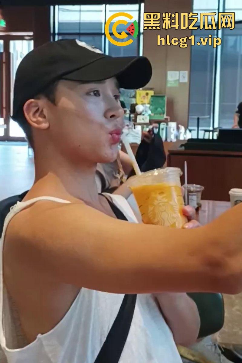 菊花残！博主【呆萌de小野兽】和美国老白男结婚了！被各类正能量大V集体曝光！-9