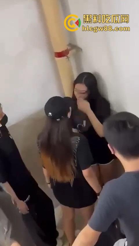 香港少女遭童党围殴，被十几人包围狂扇耳光，事隔半年才敢报警，霸凌太嚣张了吧？-4