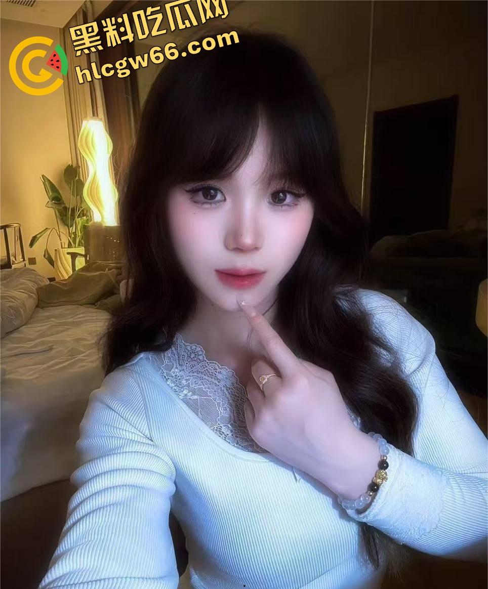 四川通江白虎骚婊『肖秋柔』电竞酒店猛操现场曝光，后入狂干一小时，小穴水多活儿贼骚！-7