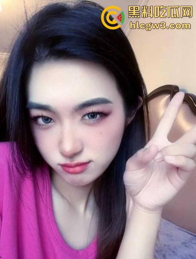 安徽灵璧凤山中学美术老师【李雯】不雅视频流出 被金主调教成小母狗，跪地舔屌的好老师！-3