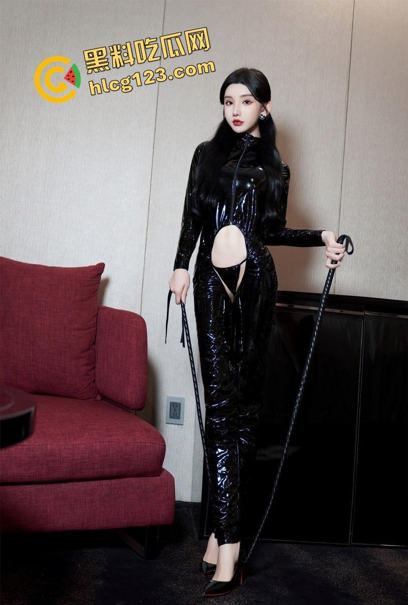 抖音顶级网红嫩模周于希3P视频外泄！双管齐下诱惑尽显，后入姿势巨乳狂颤！-31