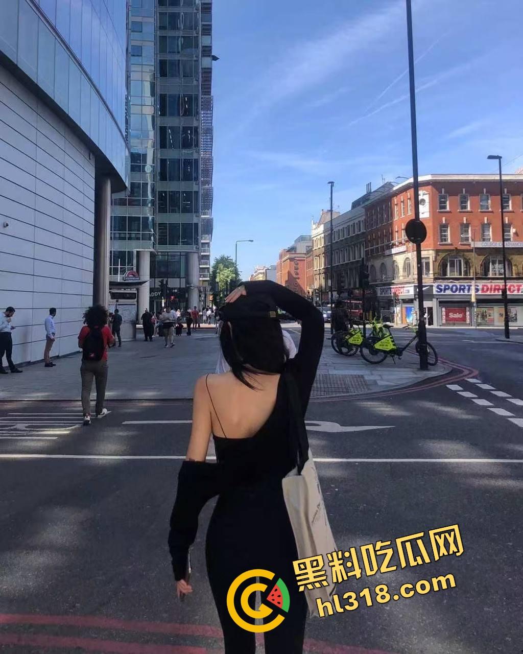 火车卧铺艳遇记，车上先干一炮，带回酒店操到天亮，活好骚劲足根本操不腻，这种极品小母狗谁遇谁上头！-4