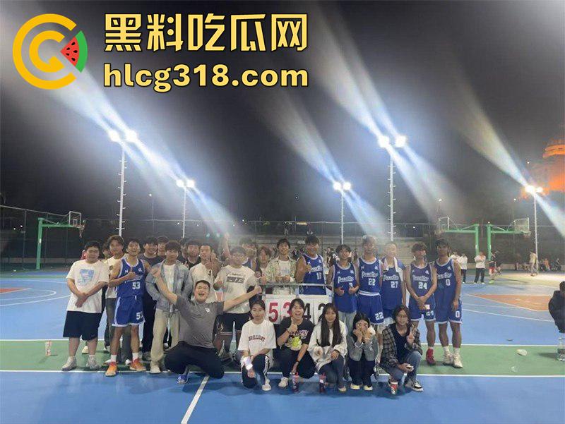 户外约操广西精神小妹,露骨聊天记录曝光,100块就能约出来随便蹂躏,妹子玩的有点开啊!-5