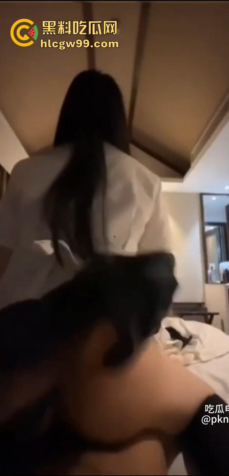 云南楚雄00后超嫩反差妹【李华美】多个快手抖音账号，极品身材颜值身体嫩的出水，性爱视频照片爆光流出。-11