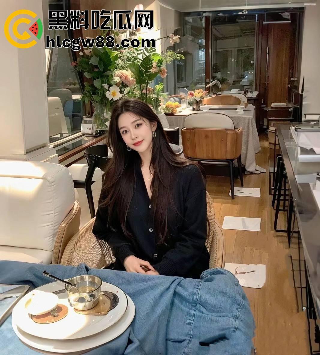 江苏师范学院风云女神【马明敏】曾被全校男生暗恋，结果是个被金主调教的母狗，骚穴无套任人操！-4