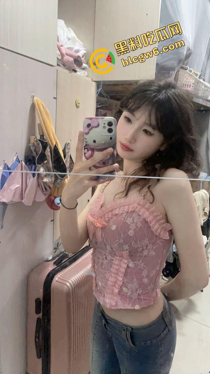 抖音湖南化工职业学院反差骚逼『杨洋』圆润大雷上位骚穴骑乘 抠逼流水超淫荡！原创独家曝光流出！-8