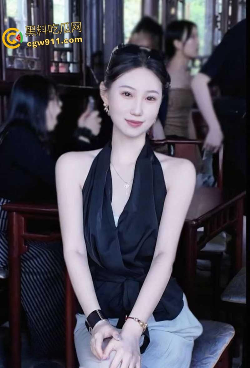 保定理工校花 【徐丽颖】，约炮成瘾玩情趣调教，穿JK戴狗链被爆操颜射吞精，堪称校园公交车随便上！-2