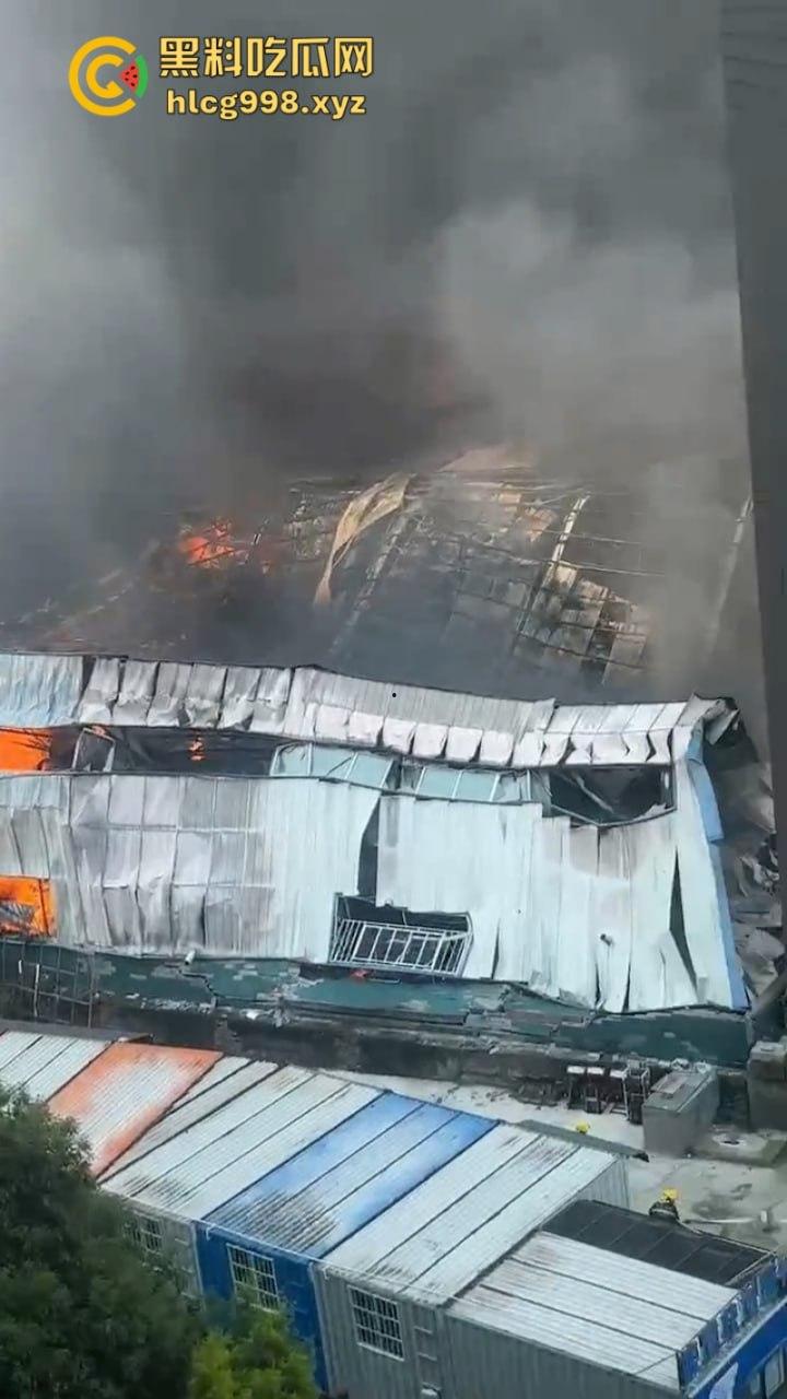 华阳红瓦二手家具市场突发大火 天干物燥成隐患导火索！-1