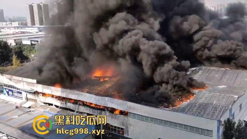 华阳红瓦二手家具市场突发大火 天干物燥成隐患导火索！-8