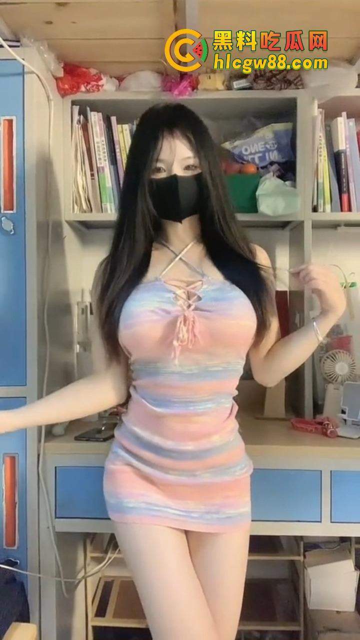 南开大学大二【师悦妮】恋爱期间手机设防满世界撩骚,日逼口嫌体正直,分手后接盘侠请三思!-2