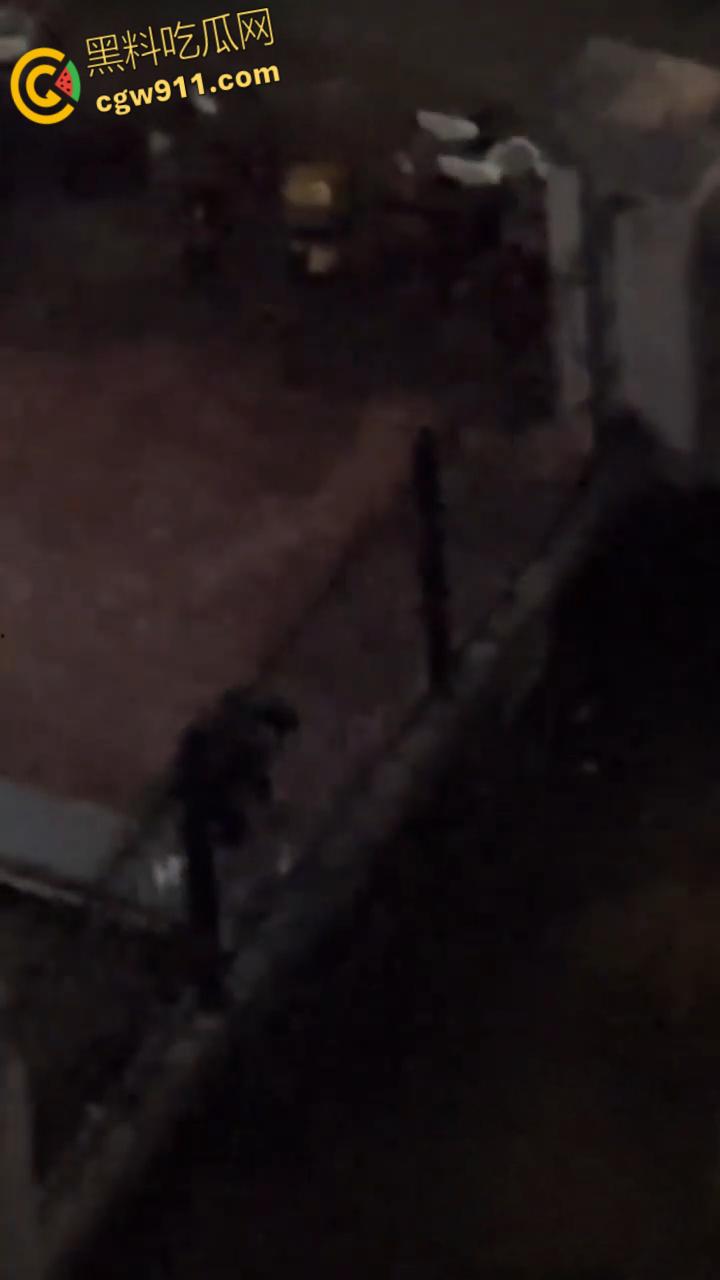 你的外卖正在被攻击,广西北海艺术设计学院惊现外卖杀手!监控拍下肥胖女贼连续偷餐,还专挑贵的真可耻!-3