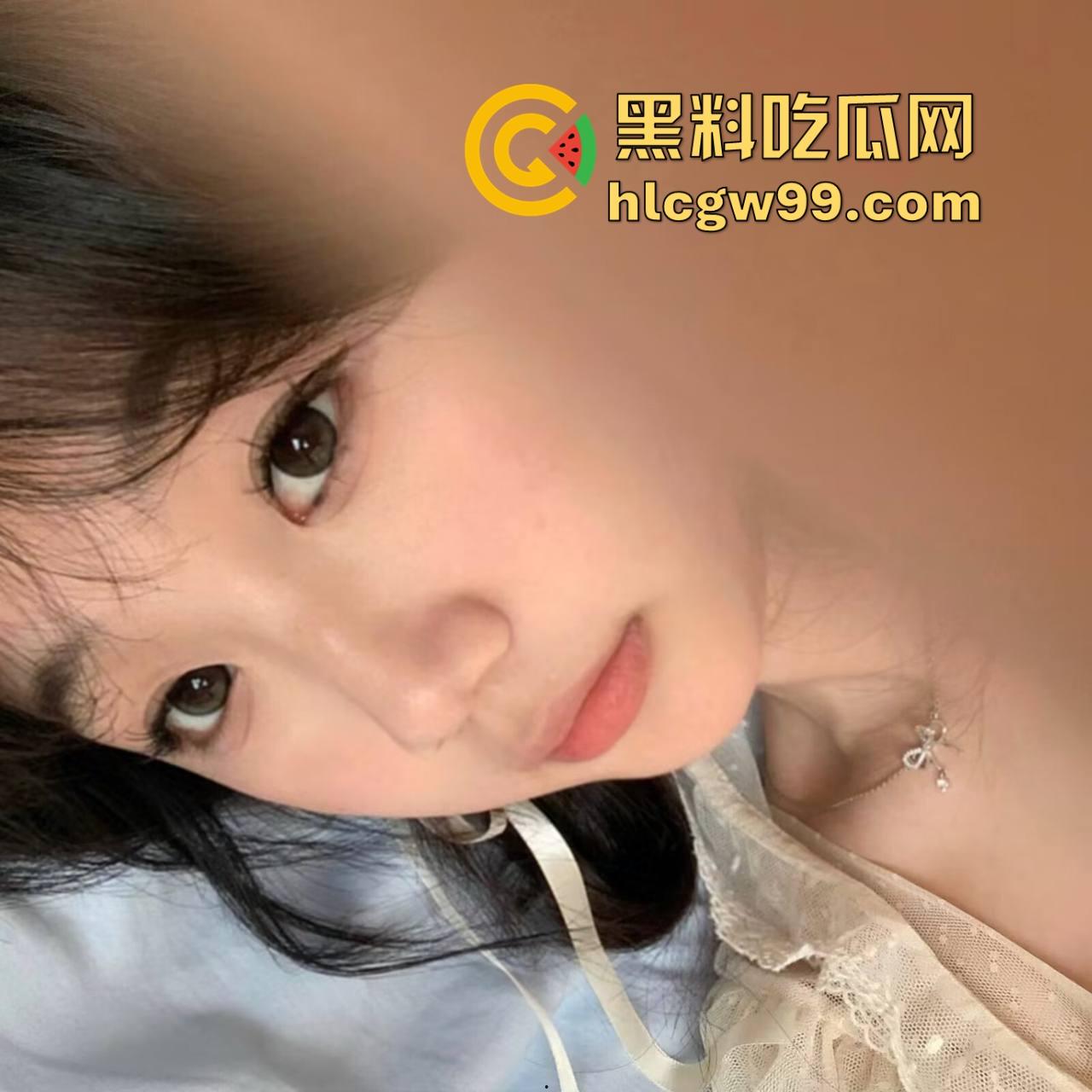 南京艺术学院23届骚母狗【孟青予】与男友交往一年却脚踏三船，微信撩遍全校，还勾搭校外五十岁老头！-5