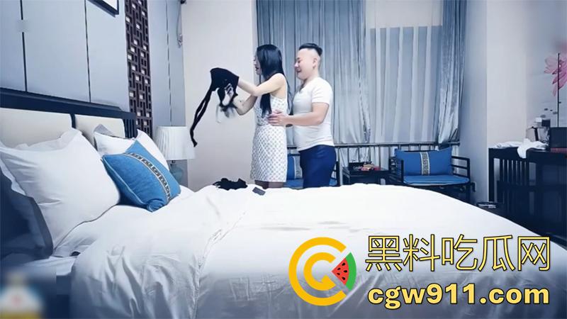 超高颜值长腿少妇,背着老公出来做鸡,穿上情趣连体黑丝,在陌生人身上施展床技,据说结婚前就是做妓女的!-3