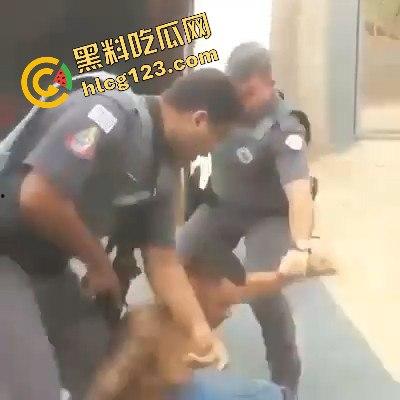 黑人小哥狂拽酷炫!挥棍挡子弹,电视剧看多了玩命呢?-2