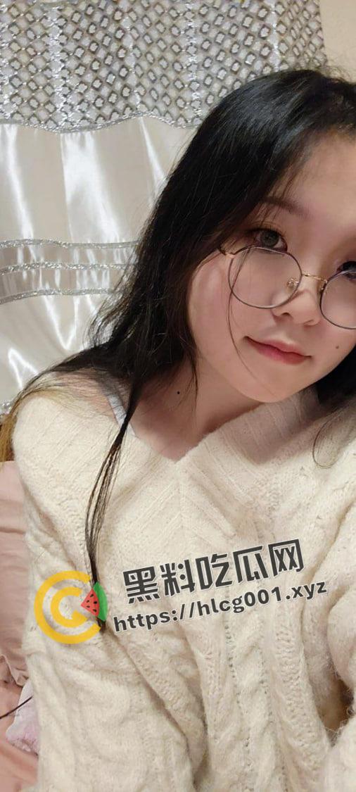 潍坊反差婊【刘怡宁】异地恋中和自己考研班上的男生偷吃 肥美身材 多汁嫩穴和大量生活照被流出-12