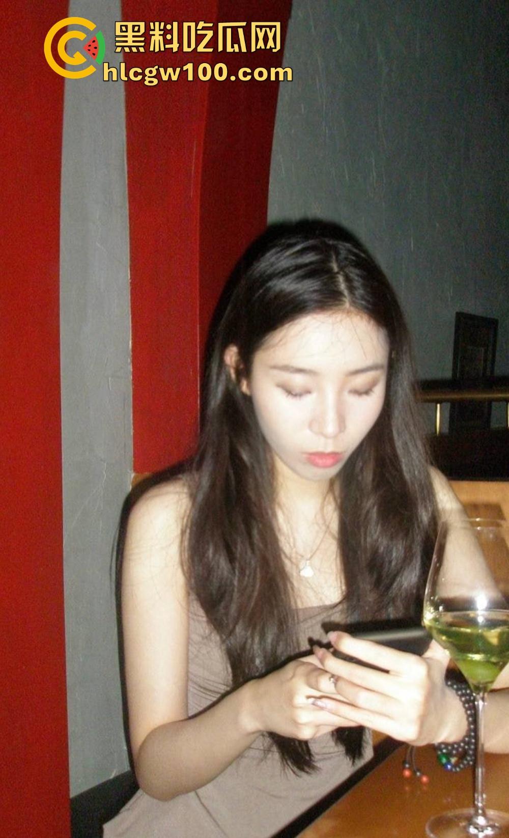 北京高冷白领御姐『黄娟』辞职变风骚母狗，酒店被领导无套抽插爆操当场被抓，辞职后彻底下海浪翻天-1