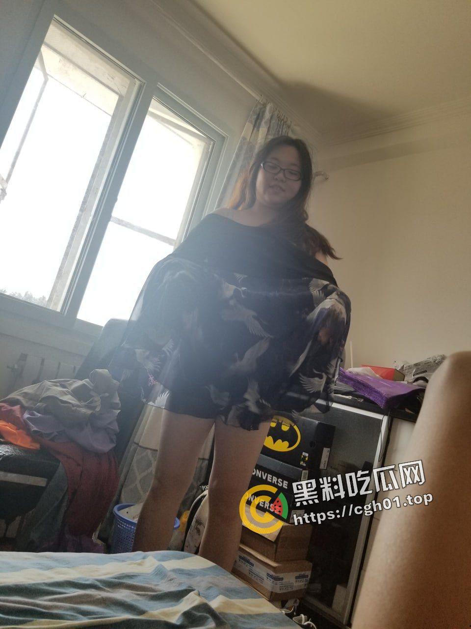 潍坊反差婊【刘怡宁】异地恋中和自己考研班上的男生偷吃 肥美身材 多汁嫩穴和大量生活照被流出-52