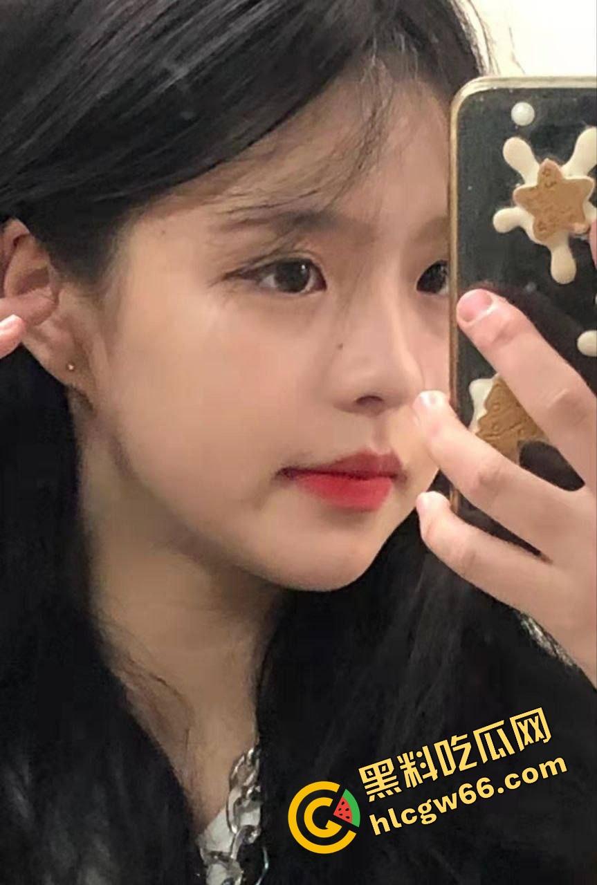 江西师范学院『李小雪』纯欲天花板曝光，极品颜值原味自拍流出，逼嫩得像刚剥的荔枝，准备开撸吧！-5