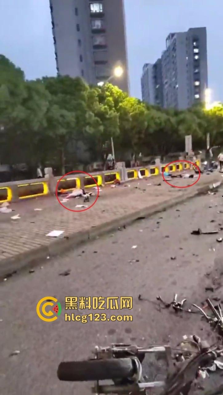 又是女司机！一死一伤 苏州两轿车发生碰撞后撞向一非机动车！惨不忍睹-7