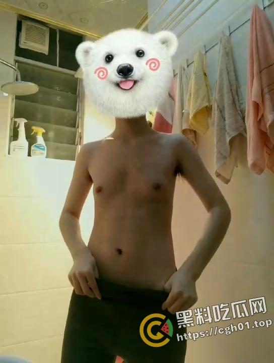 衡水中学妹子洗澡自拍 发给男同学满足变态羞耻心 高考前帮同学舒缓压力是吧-3