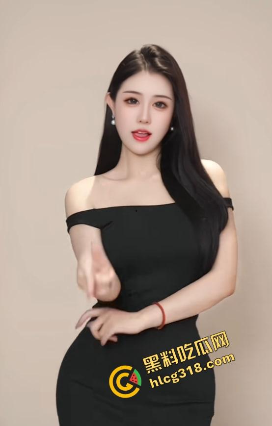 抖音大奶女主播PK秀绝活,一套骚操作连招收割大哥,姿势全会身材又骚,哪个大哥能挺住不缴械?-3