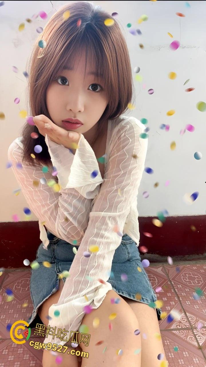 杭州空瓶子酒吧气氛组【张欣慧】,被社会小伙调教成性奴母狗,还带去给兄弟一起操,真是白瞎了!-1