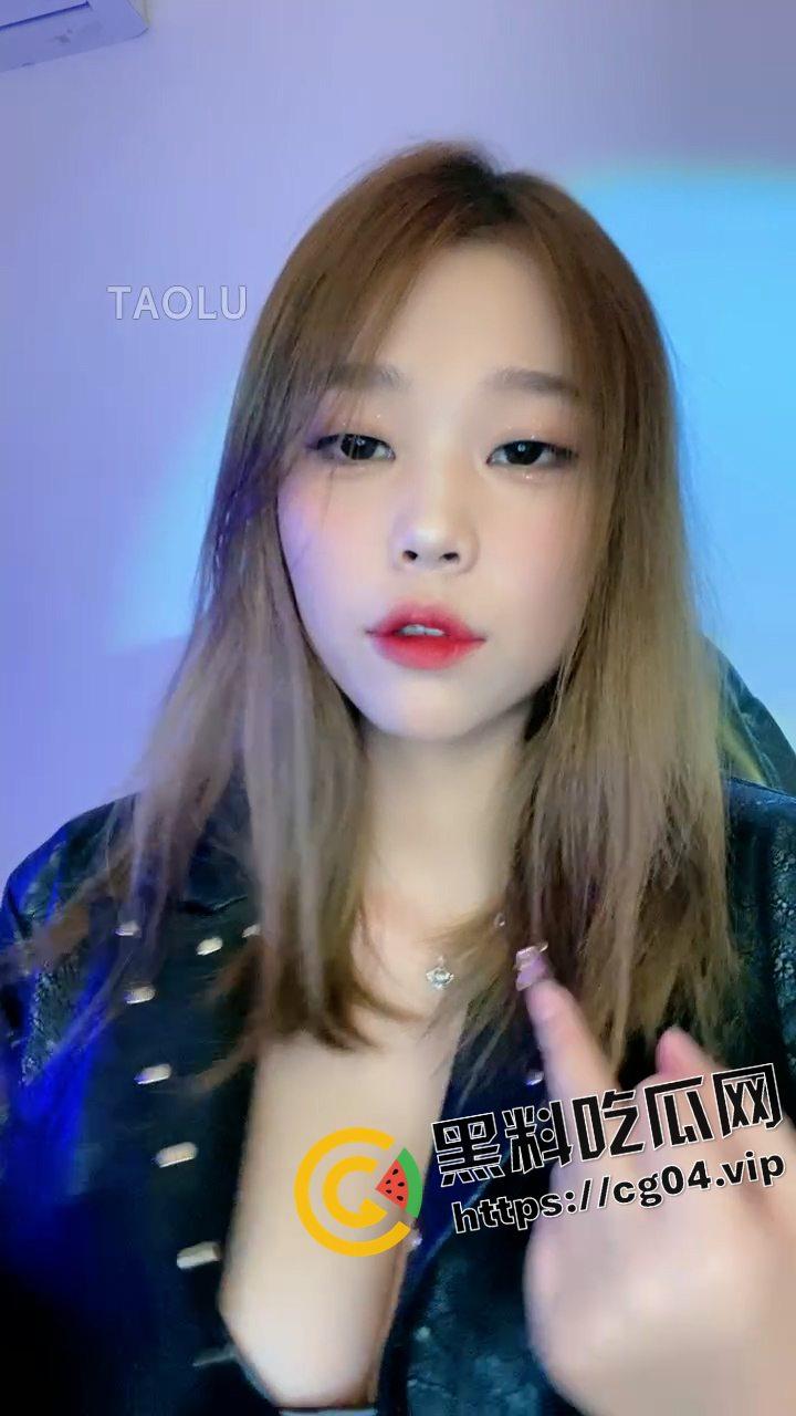 为了你 我变成M模样!美女主人现场调教下达指令 辱骂抽打 美脚怼脸 假如是你 那么变成M也不是不可以-1