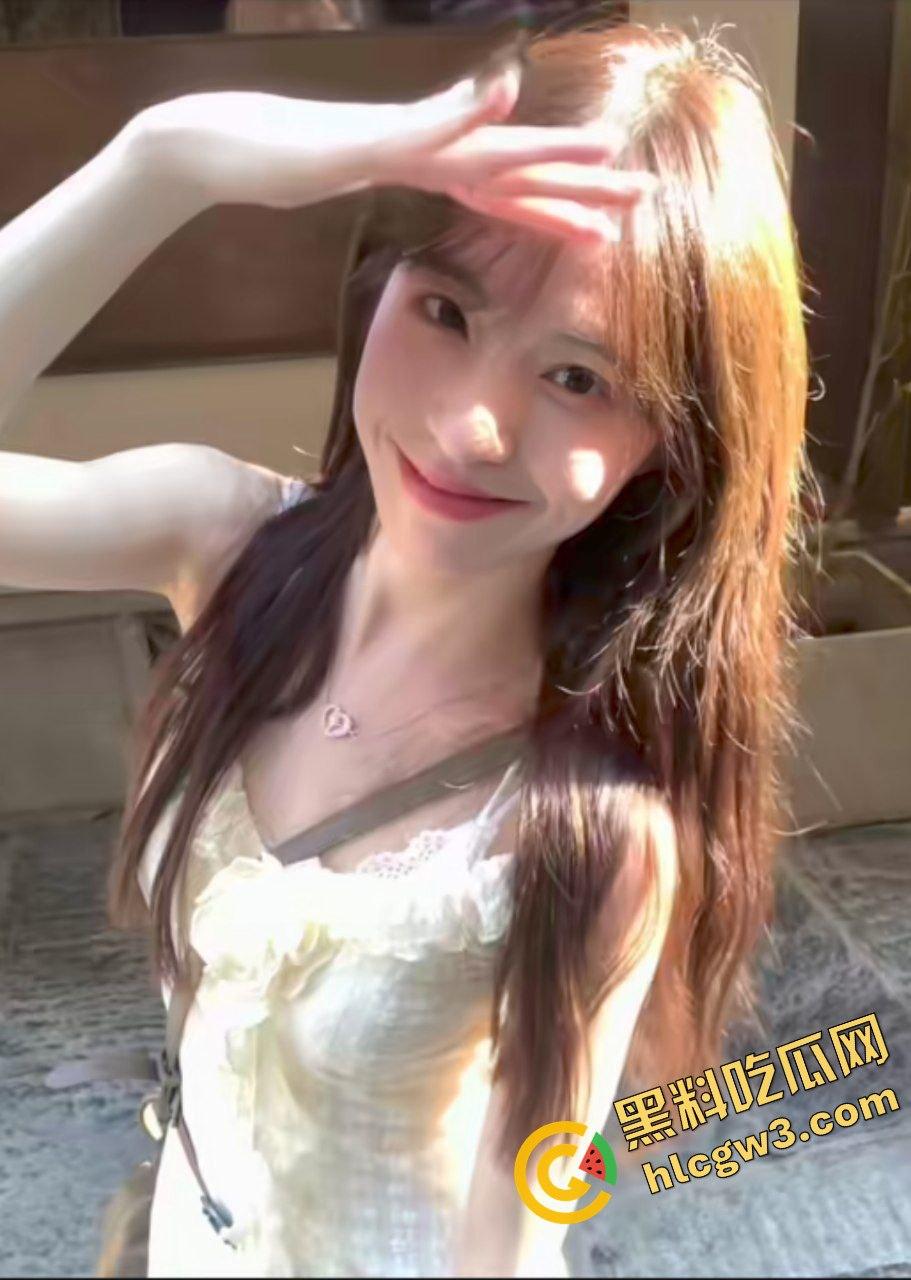 抖音清纯青春少女反差骚货『蔺延欢』白皙酮体超诱人 私拍粉穴不慎泄密 ！独家曝光！-5