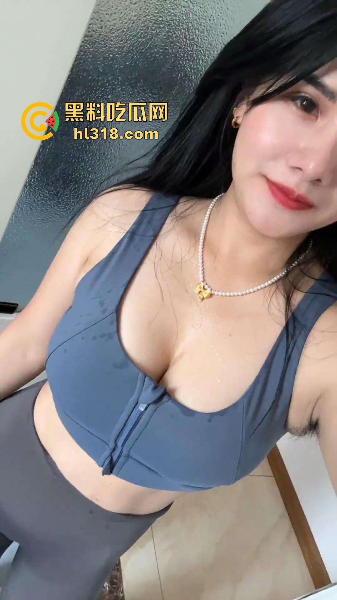 抖音超美气质人妻【木瓜宝妈】收费定制福利曝光,性感辣妈身材火爆,浑圆巨乳性感诱人,自慰放尿淫荡至极!-4